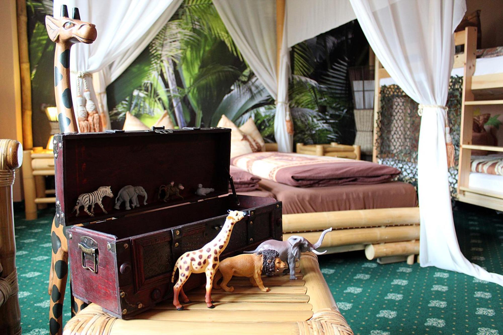 Zoo-Room